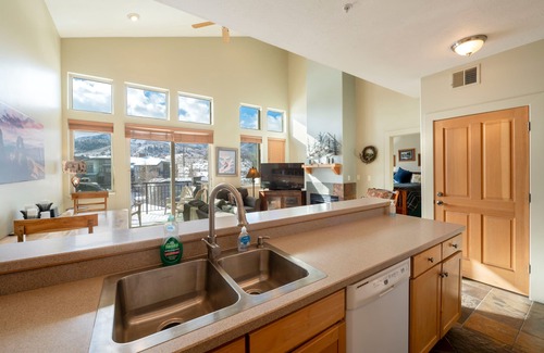 Kimball Junction Condo | Crestview Largest 2BR/2.5BA with loft - great for families