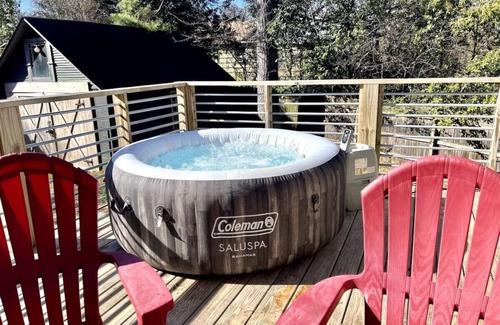 Crestline Heights House | Crestwood Casa: Amazing Spa bathroom & HOT TUB