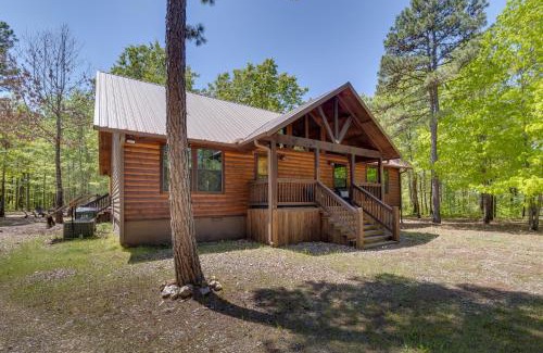 Pickens Villa | Cross Timbers Cabin on The Grove's 25-Acres