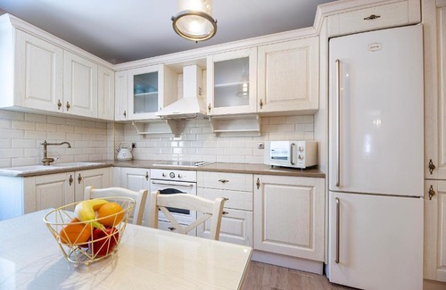 Kardamena House | Crossroads Home