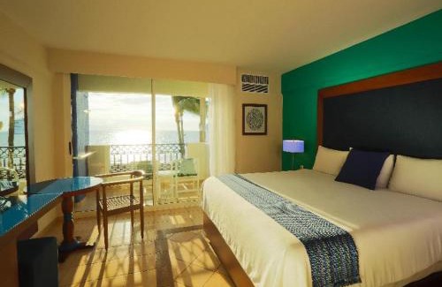 North Hotel Zone Resort | Crown Paradise Golden All Inclusive Resort - Adults Only