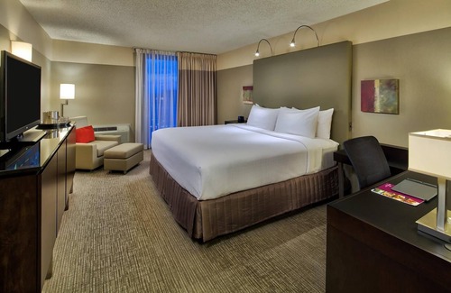Greektown Hotel | Crowne Plaza Chicago West Loop by IHG
