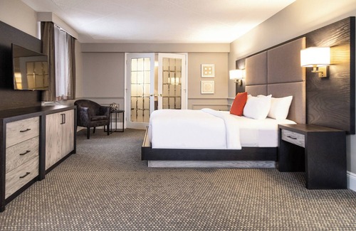 Downtown Hotel | Crowne Plaza Fredericton-Lord Beaverbrook by IHG