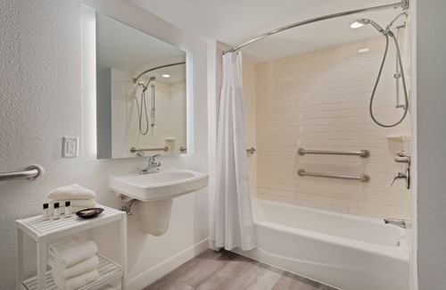 Indialantic Hotel | Crowne Plaza Melbourne - Oceanfront by IHG