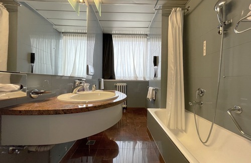 San Donato Milanese Hotel | Crowne Plaza Milan - Linate by IHG