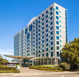 Mascot Hotel | Crowne Plaza Sydney Airport by IHG
