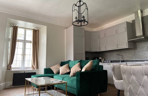 Rodhuish Hotel | Croydon Hall