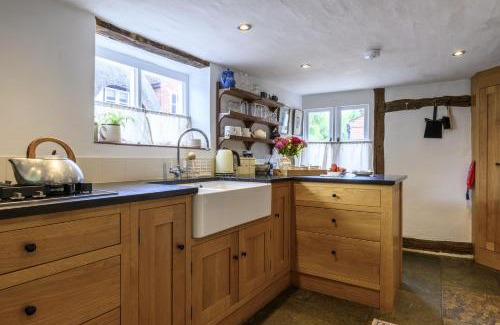New Forest District House | Cruck Cottage