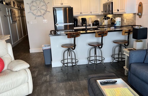 Crystal Beach Condo | Crystal Beach Waterfront Condo Destin 1 bdrm Unit with Private Beach Service ☀️⛱️