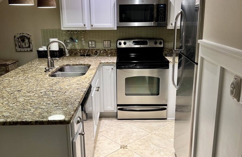 Crystal Beach Condo | Crystal Beach Waterfront Condo Destin 2 bdrm unit with Private Beach Service ⛱️☀️