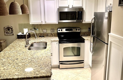 Crystal Beach Condo | Crystal Beach Waterfront Condo Destin 2 bdrm unit with Private Beach Service ⛱️☀️