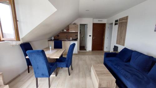 Lisina Apartment | Ctrl Alt Del Apartment S76