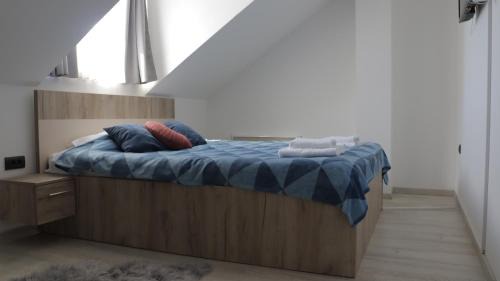 Lisina Apartment | Ctrl Alt Del Apartment S76