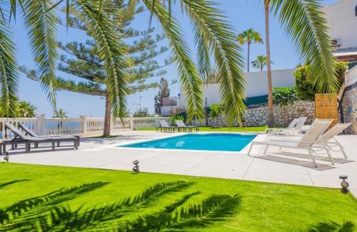 Benalmadena Costa Villa | Cubo's Beach Front Villa Benalmadena