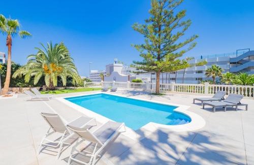 Benalmadena Costa Villa | Cubo's Beach Front Villa Benalmadena