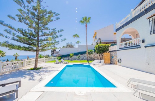 Benalmadena Costa Villa | Cubo's Beach Front Villa Benalmadena