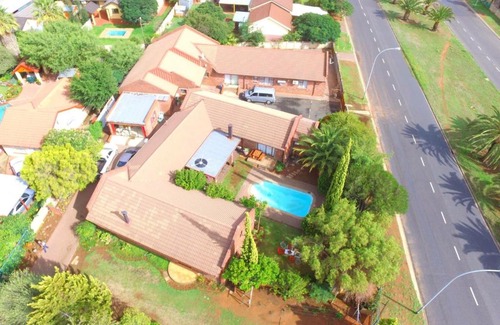 Bloemfontein Cabin | Cura Lodge