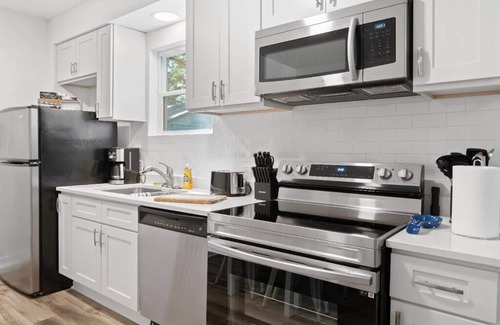 North Charlotte House | Cute 1 Bedroom | Close Popular NoDa