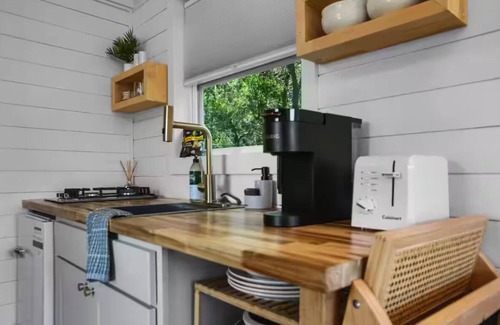 Valley Mills Cabin | Cute clean cabin with views, hot tub, deck, grill - near Waco, TX