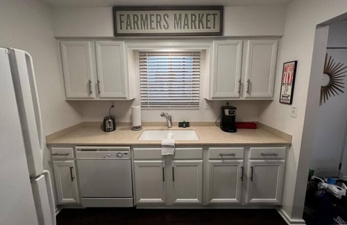 North Capitol Condo | Cute Downtown Retreat, Complimentary Parking
