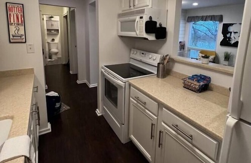 North Capitol Condo | Cute Downtown Retreat, Complimentary Parking