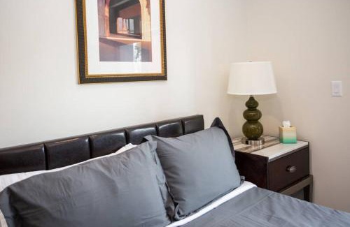 Bankers Hill Hotel | Cute Studio With Large Balcony and Great Park View