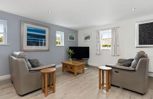 Laugharne House | Cwtch Forge Cottage