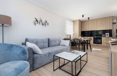 Kolobrzeg Apartment | Cztery Pory Roku 67C | Bright Apartment | Desk