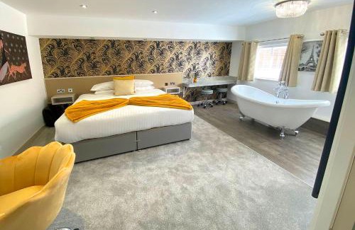 Lincoln Hotel | Damon’s Hotel