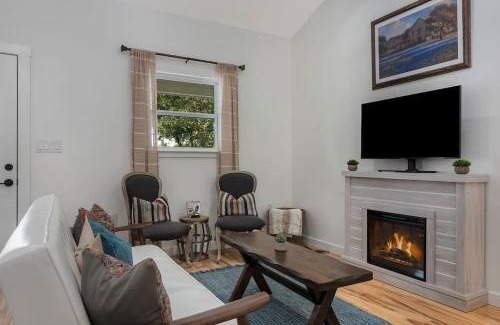 Fredericksburg House | Das Woerner Haus Darling Home with Hot Tub