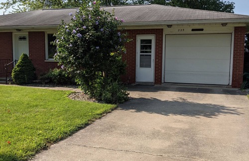 Shipshewana House | Davis Street Shipshewana