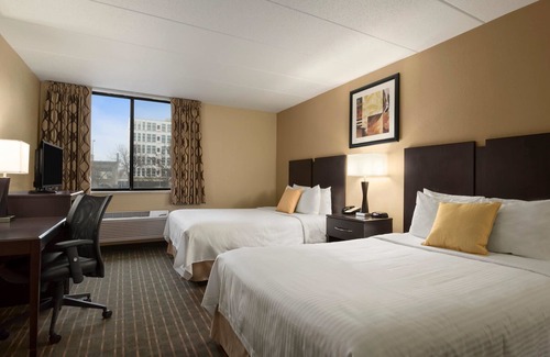 Prospect Park Hotel | Days Hotel by Wyndham University Ave SE