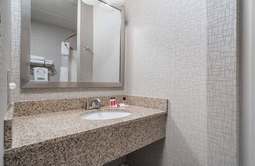 Prospect Park Hotel | Days Hotel by Wyndham University Ave SE