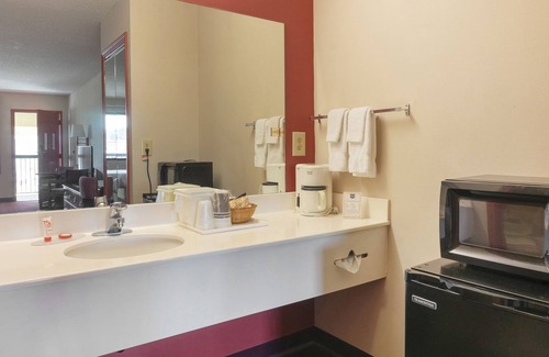 Adairsville Hotel | Days Inn by Wyndham Adairsville