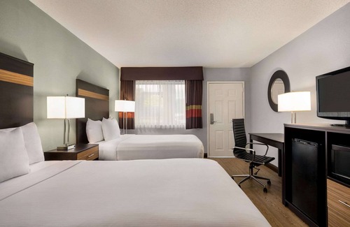 Northlake Hotel | Days Inn by Wyndham Anderson