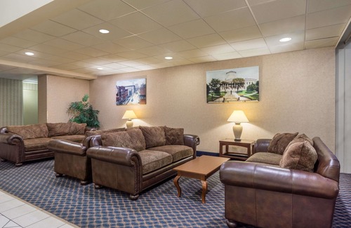 Columbus Hotel | Days Inn by Wyndham Columbus Airport