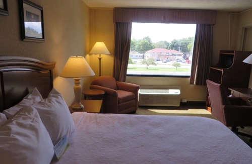 Columbus Hotel | Days Inn by Wyndham Columbus Airport