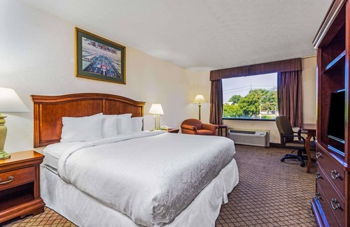 Columbus Hotel | Days Inn by Wyndham Columbus Airport