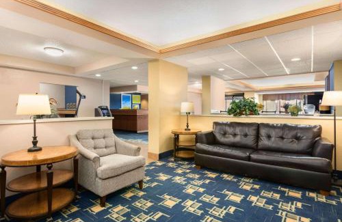 Fargo Hotel | Days Inn by Wyndham Fargo - West Acres