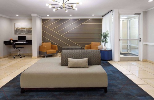 Florence Hotel | Days Inn by Wyndham Florence Near Civic Center