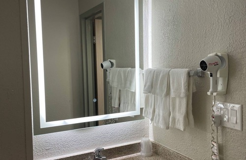 Florence Hotel | Days Inn by Wyndham Florence Near Civic Center