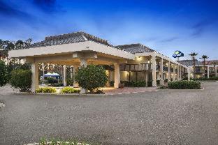 Northside Hotel | Days Inn by Wyndham Jacksonville Airport