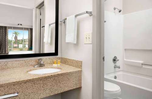 Lake City Hotel | Days Inn by Wyndham Lake City I-75