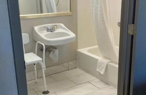 Lake City Hotel | Days Inn by Wyndham Lake City I-10