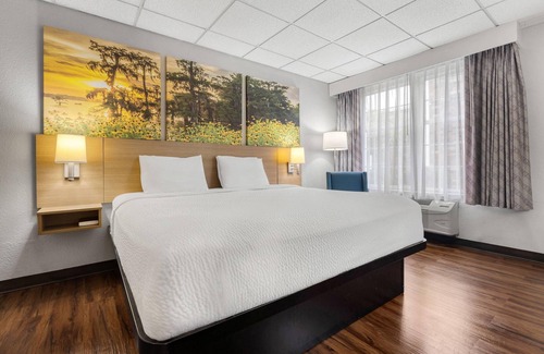 Madisonville Hotel | Days Inn by Wyndham Madisonville