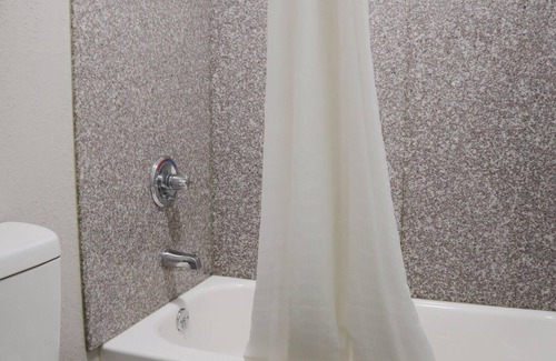 Moulton Hotel | Days Inn by Wyndham Moulton