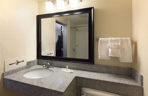 Norman Hotel | Days Inn by Wyndham Norman