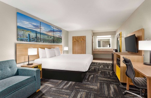 Paris Hotel | Days Inn by Wyndham Paris