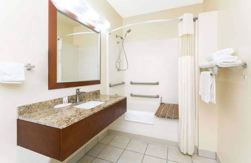 Paxton Hotel | Days Inn by Wyndham Paxton