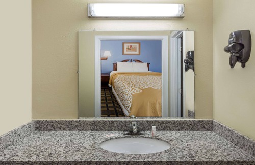 Plymouth Hotel | Days Inn by Wyndham Plymouth